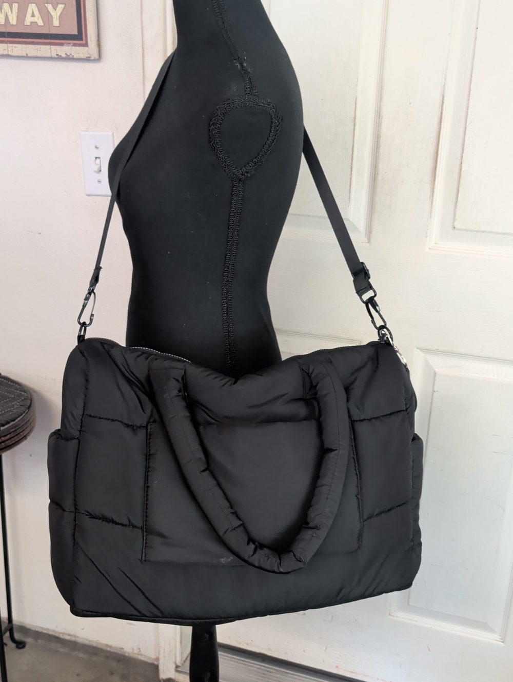 Wilo the Label  Multipocket Weekender Bag - Picture 3 of 14
